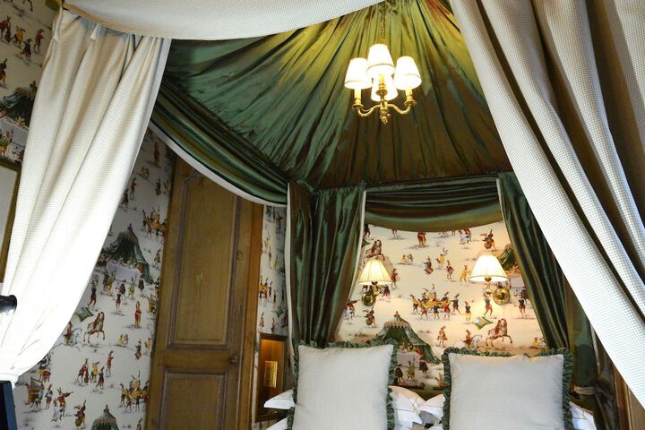 Room 46 of 69