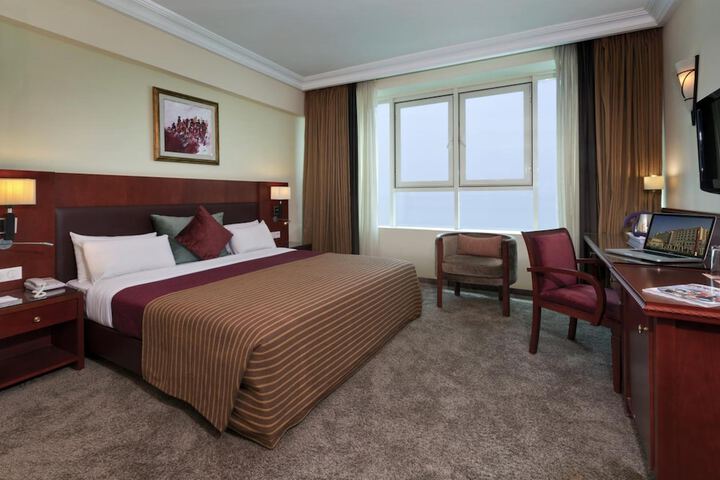 Room 10 of 43