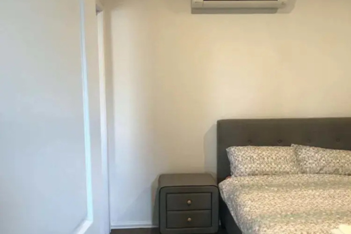 Room 5 of 14