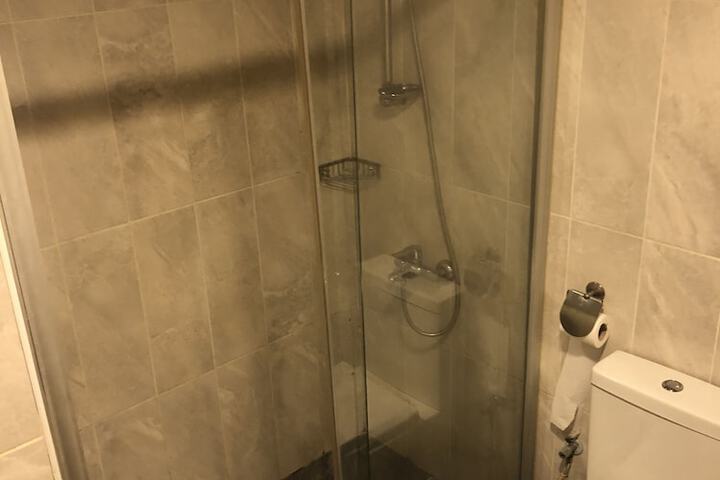 Room 15 of 27