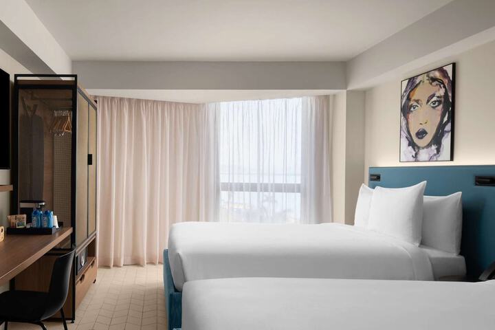 Room 41 of 104