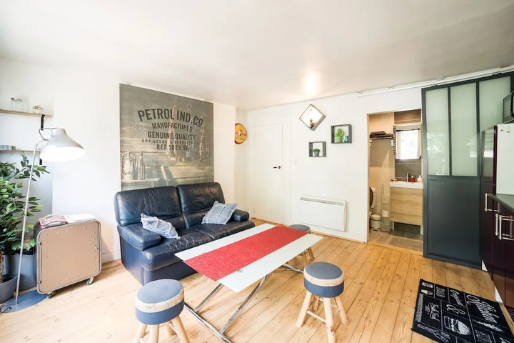 Room 5 of 18