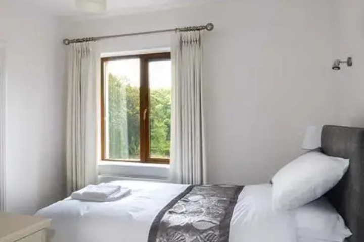 Room 3 of 12