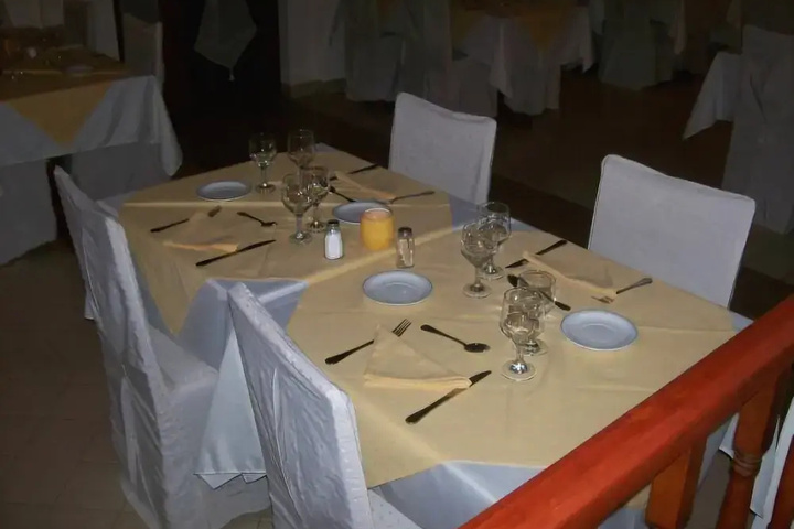 restaurant