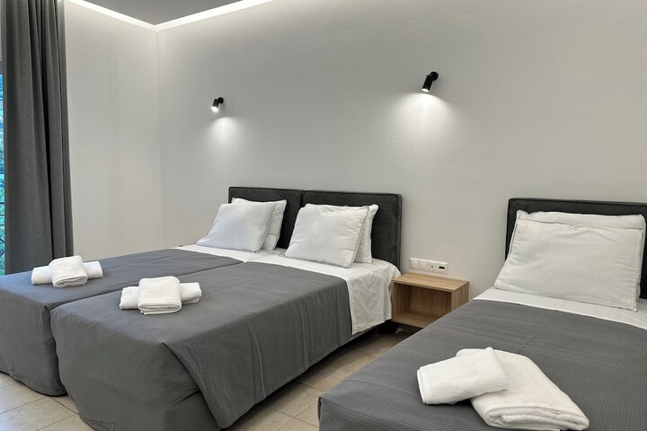 Room 8 of 42