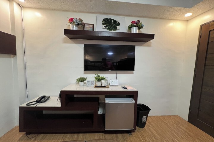 Room 6 of 89