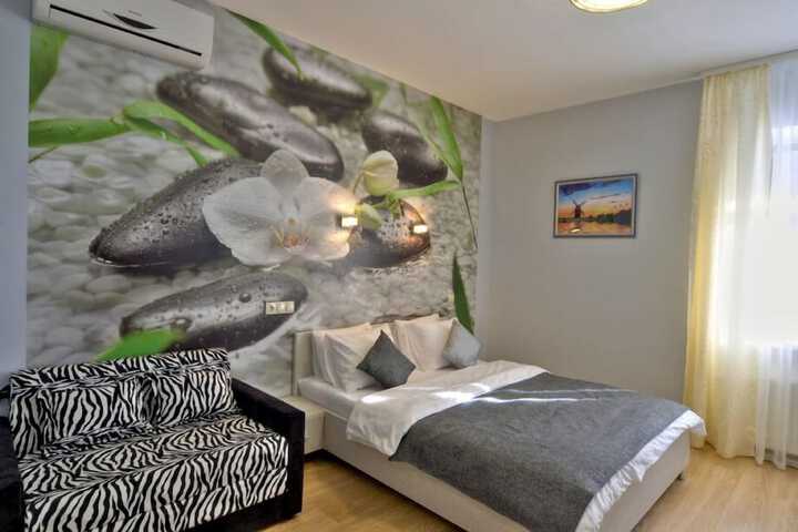 Room 12 of 37