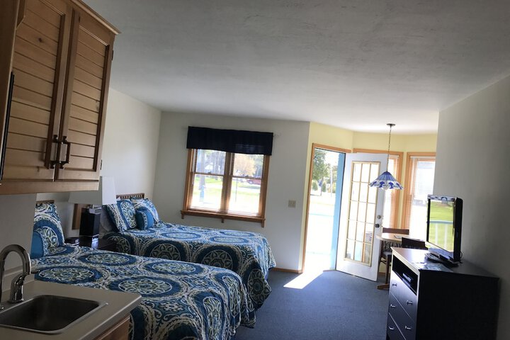 Room 28 of 146