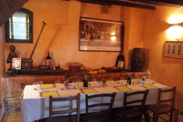 Dining 40 of 69