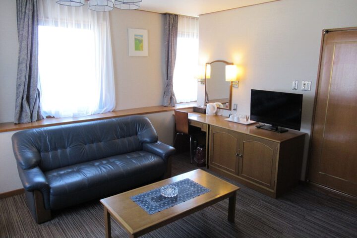 Room 5 of 64