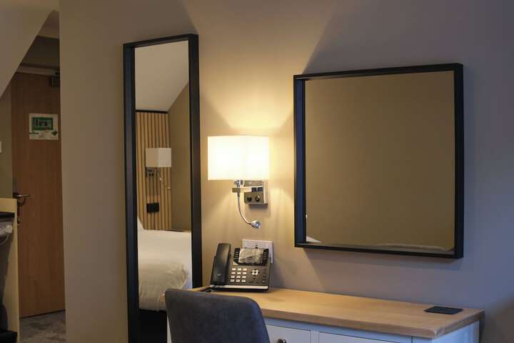 Room 49 of 116