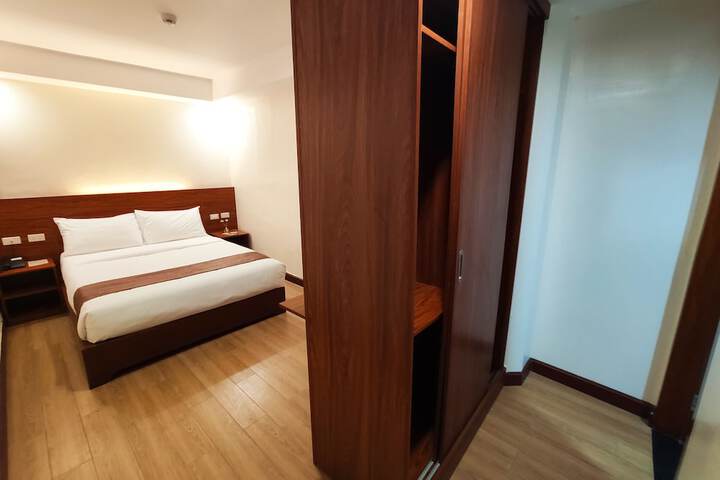 Room 7 of 63