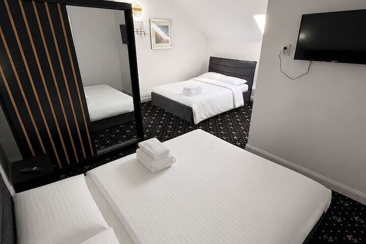 Room 14 of 40