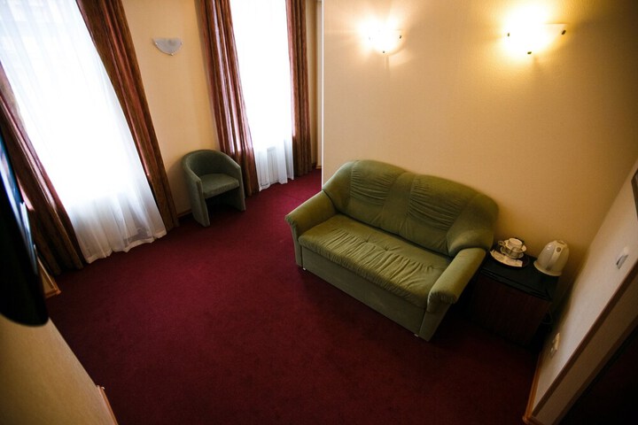 Room 4 of 66