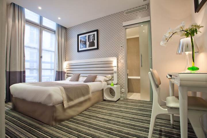 Room 17 of 32