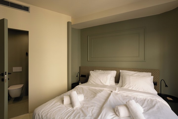 Room 62 of 133