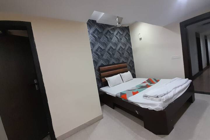 Room 25 of 43