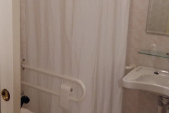 Room 21 of 28