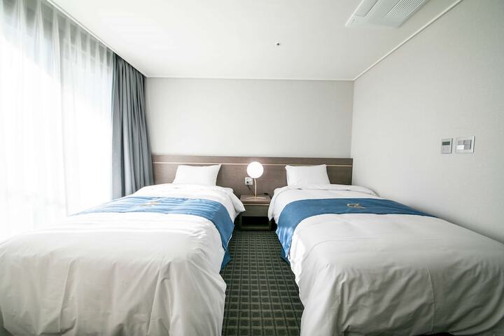 Room 18 of 29