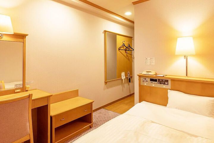 Room 8 of 45