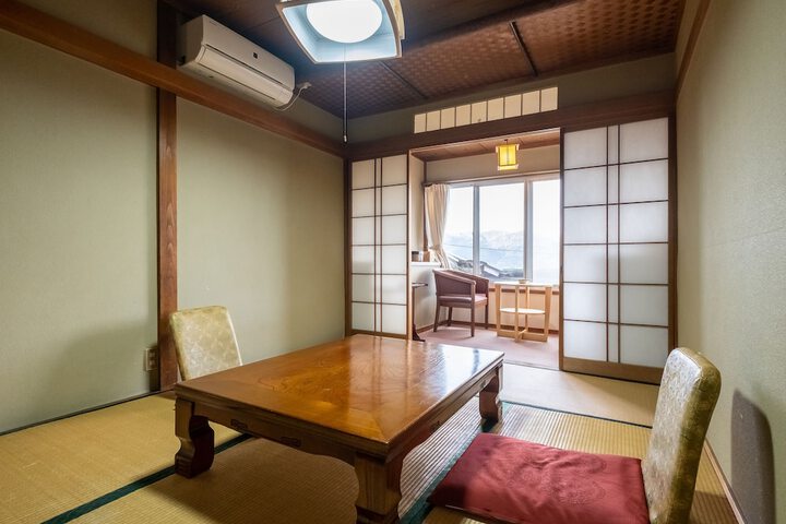 Room 3 of 73