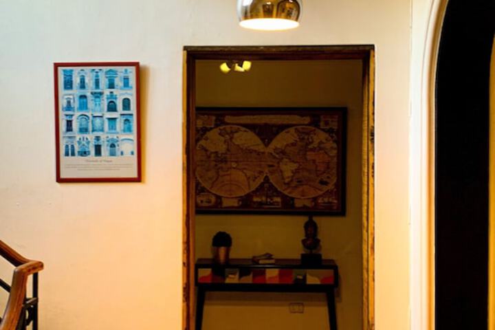 Room 51 of 83