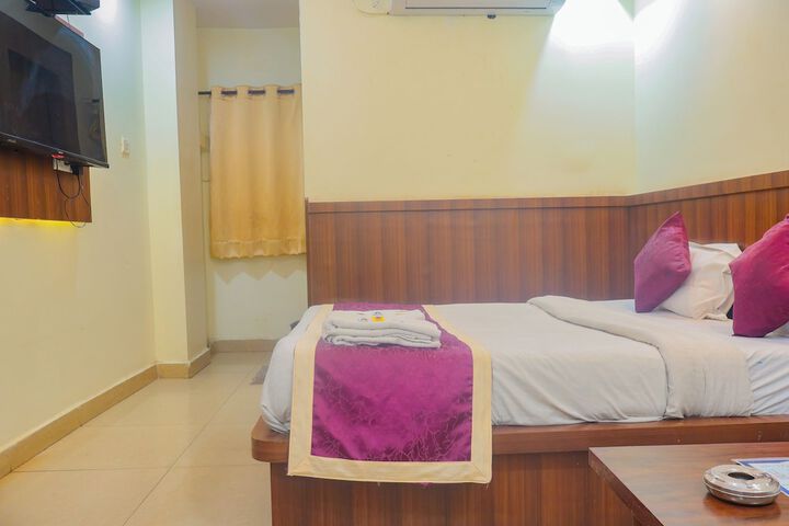 Room 14 of 38