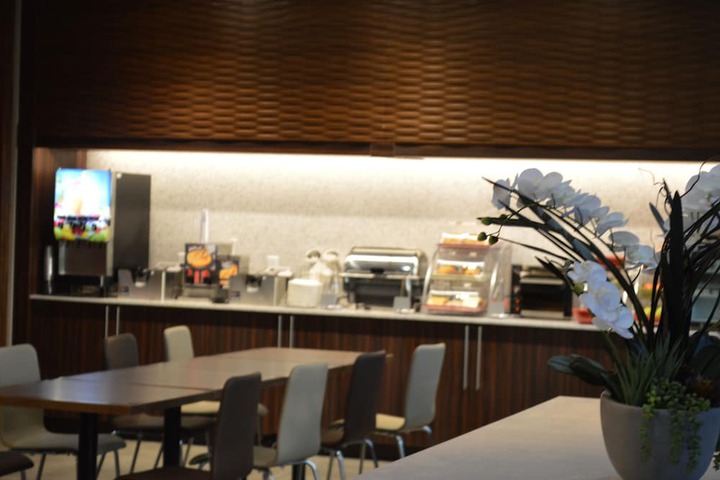 Breakfast/Coffee Service 65 of 88