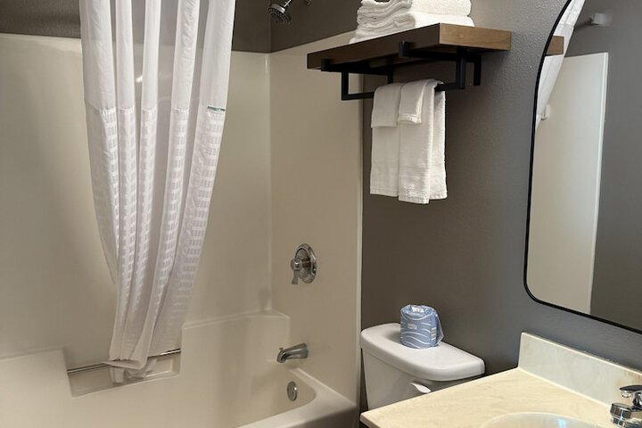Room 44 of 66
