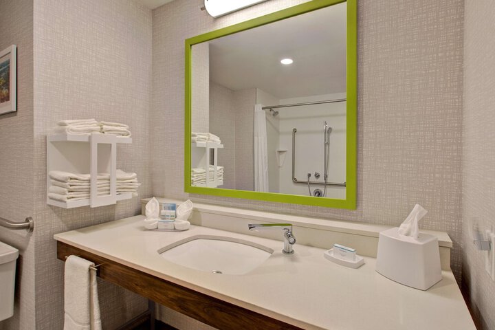 King Accessible Room with Roll in Shower (1 of 20)