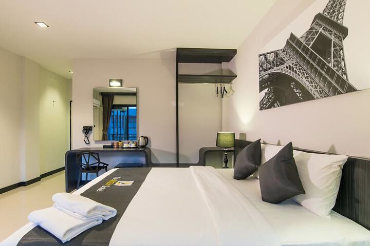 Room 16 of 40