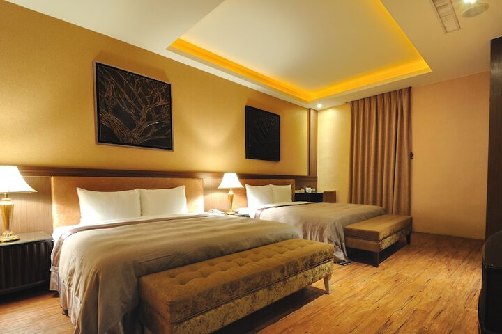 Room 11 of 21