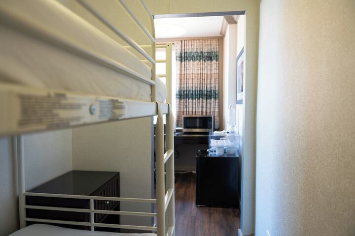 Room 8 of 105
