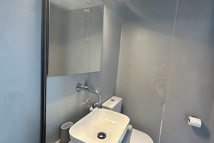 Room 10 of 24