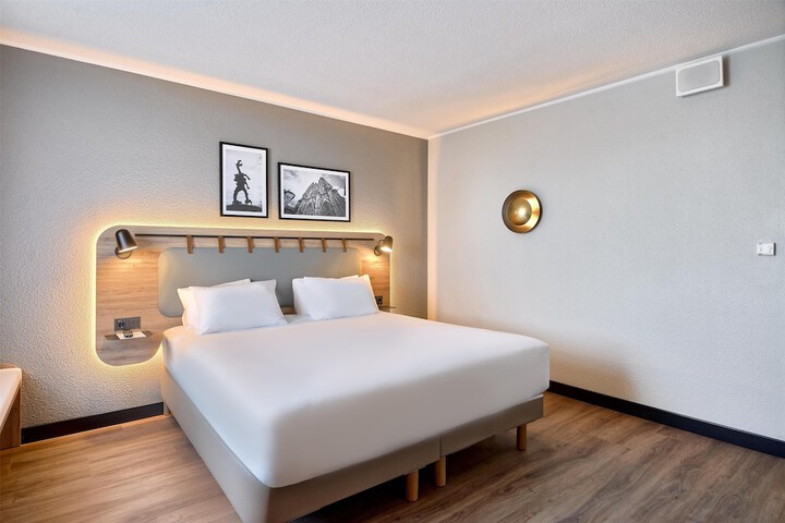 Room 21 of 80