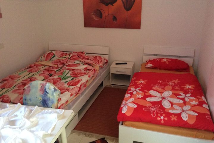 Room 7 of 37