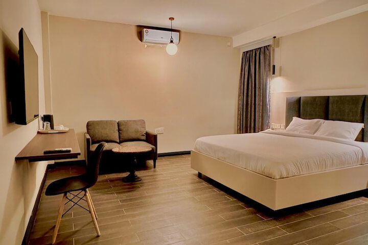 Room 3 of 9