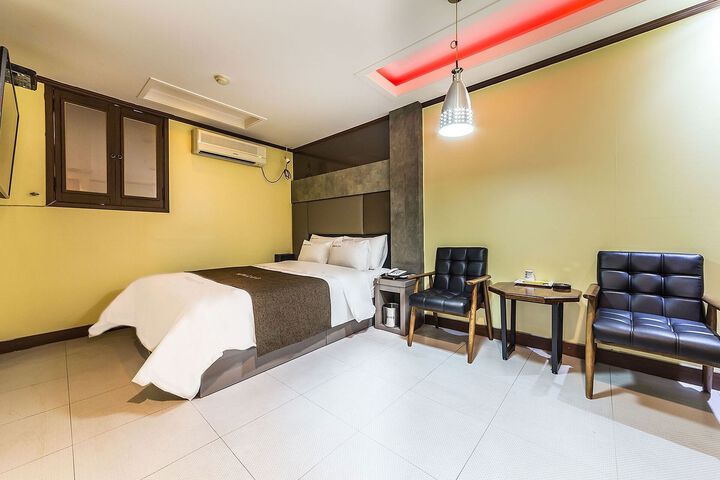 Room 59 of 75