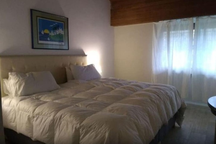 Room 8 of 33