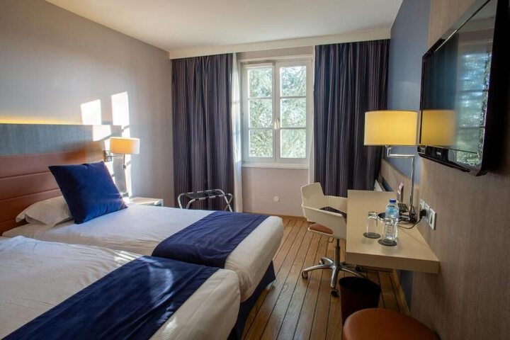 Room 13 of 47