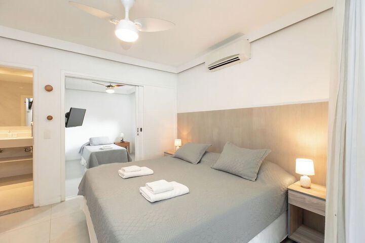 Room 18 of 127
