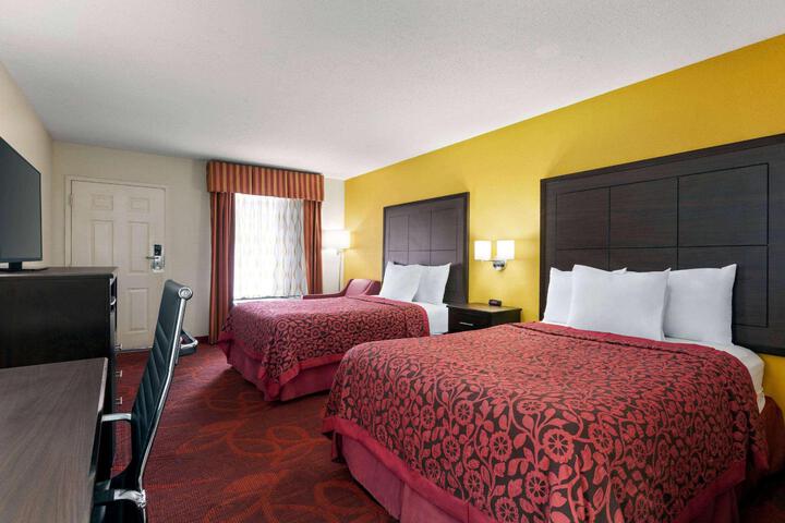2 Double Beds (9 of 15)