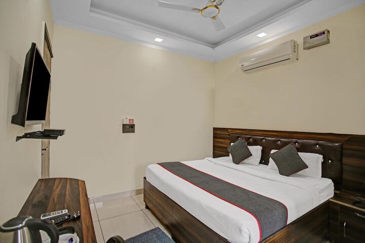 Imperial Hotel Noida in Noida