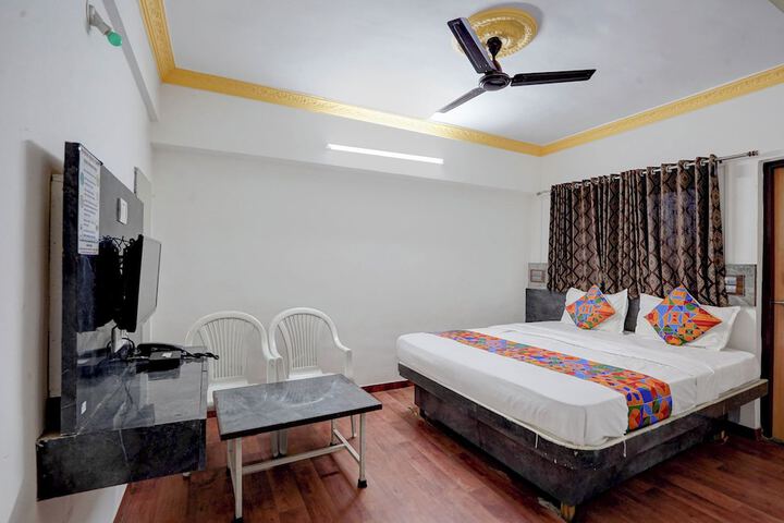 Room 13 of 29
