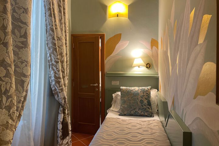 Room 51 of 124