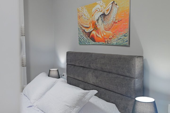 Room 10 of 87