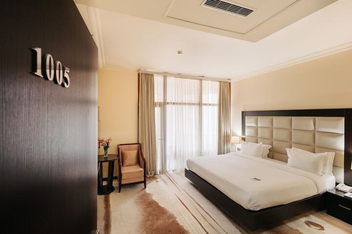 Room 33 of 71