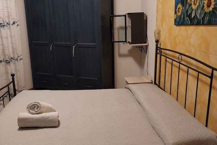 Room 8 of 15