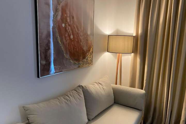 Room 5 of 63
