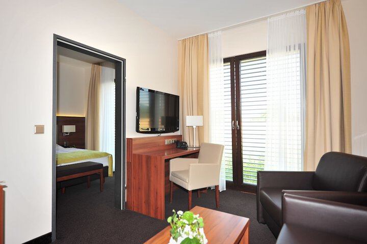 Room 10 of 40